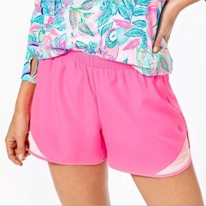 NWOT Lilly Pulitzer ocean trail shorts in Prosecco pink size XL
